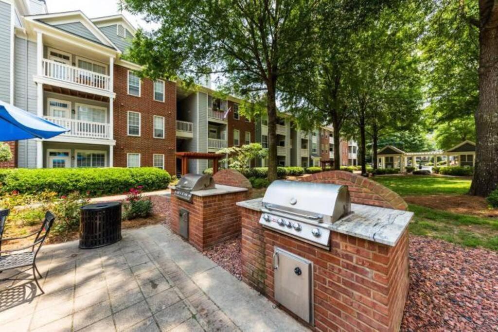 Apartamento Heartbeat Of Atl- Gated Community, Pool, Gym, And Much More! Atlanta Exterior foto