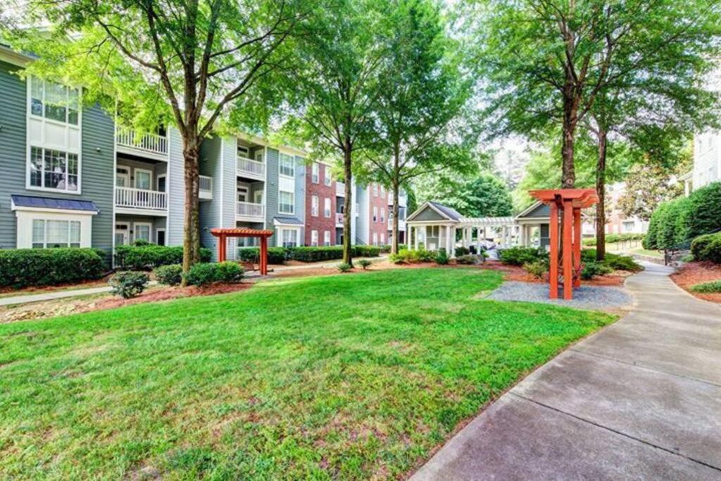 Apartamento Heartbeat Of Atl- Gated Community, Pool, Gym, And Much More! Atlanta Exterior foto